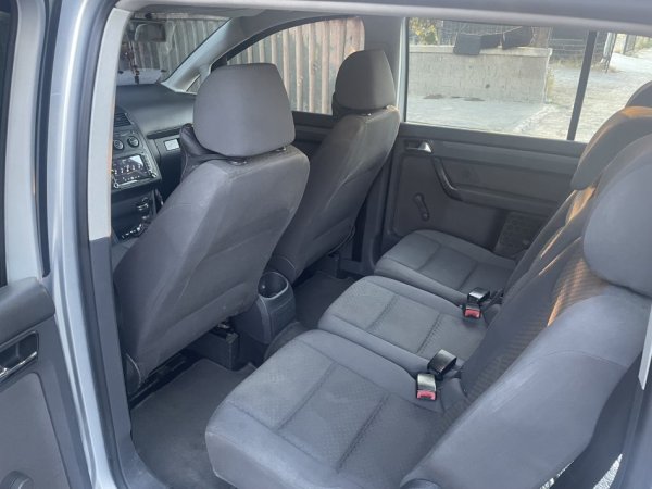 Korce, shitet makine Nafte, gri metalizato manuale 250.000 km 4.100 €