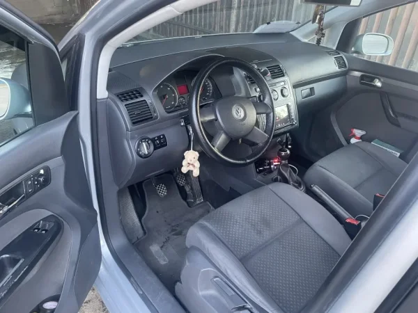 Korce, shitet makine Nafte, gri metalizato manuale 250.000 km 4.100 €