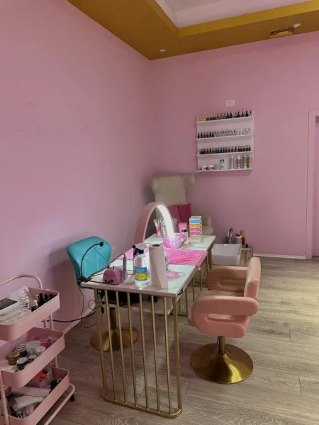 Tirane, shitet ambjent biznesi Kati 0, 70 m² (shshi willson)