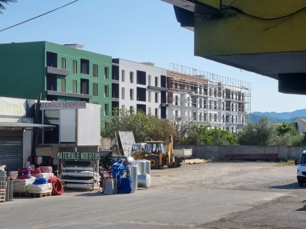 Tirane, shes apartament 1+1+Ballkon Kati 2, 70 m² 58.998 € (Insitut)