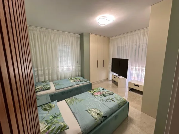 Tirane, jepet me qera apartament 2+1 Kati 4, 110 m² 750 € (Green City Residence)