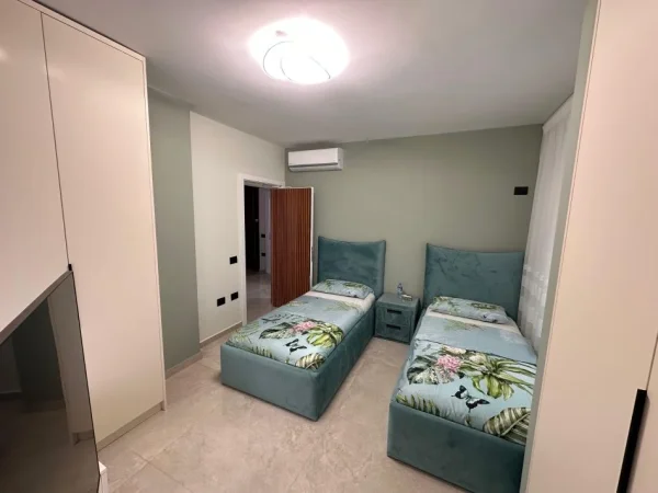 Tirane, jepet me qera apartament 2+1 Kati 4, 110 m² 750 € (Green City Residence)