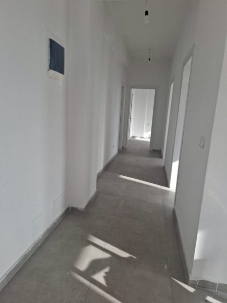 Tirane, jepet me qera apartament 3+1+Ballkon , 110 m² 450 € (5 Maj)
