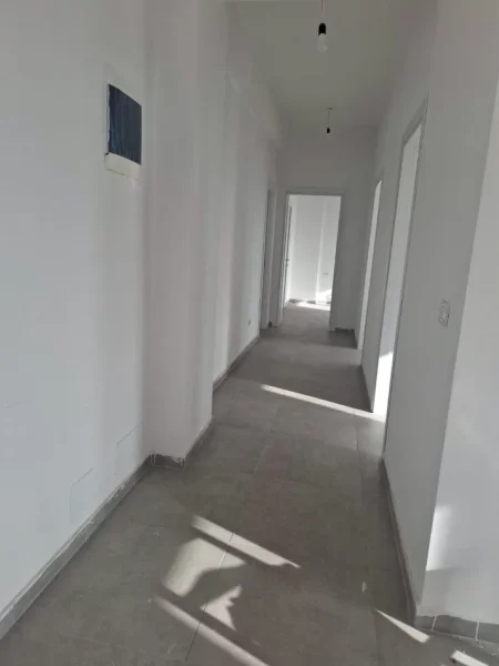 Tirane, jepet me qera apartament 3+1+Ballkon , 110 m² 450 € (5 Maj)