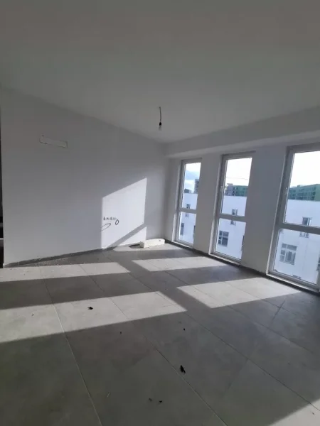 Tirane, jepet me qera apartament 3+1+Ballkon , 110 m² 450 € (5 Maj)