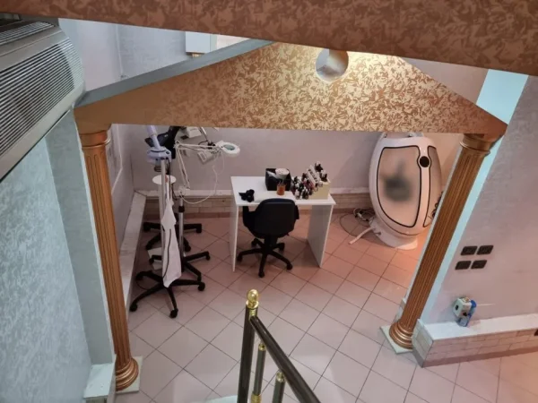 Tirane, jepet me qera ambjent biznesi Kati 0, 130 m² 1.300 € (Mine Peza)