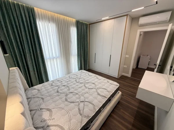 Tirane, jepet me qera apartament 2+1 Kati 4, 120 m² 1.000 € (Ish fusha e aviacionit)