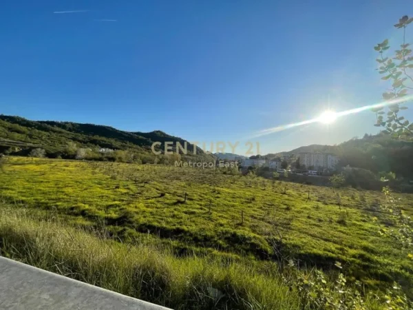 Tirane, shes toke , 9.650 m² 1.900.000 € (Lunder)