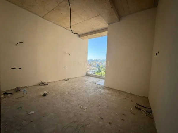 Tirane, shes apartament 1+1 , 114 m² 400.000 € (Ish Ekspozita)