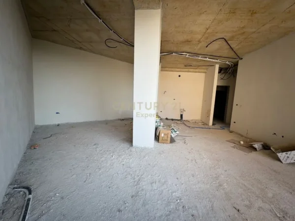 Tirane, shes apartament 1+1 , 114 m² 400.000 € (Ish Ekspozita)