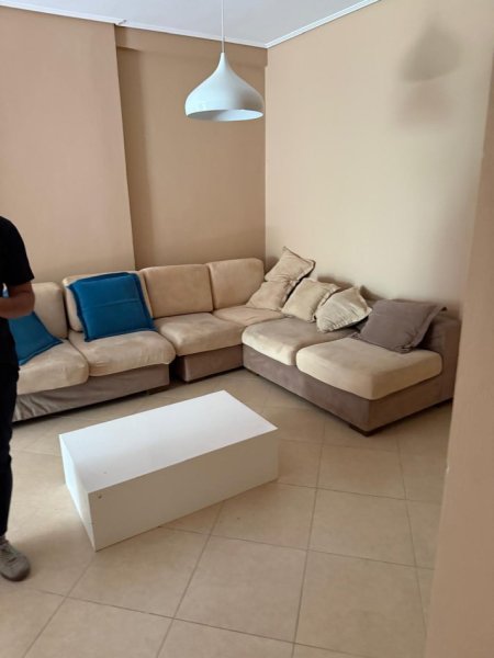 Tirane, jepet me qera apartament 2+1+Ballkon Kati 3, 100 m² 700 € (rrapo hekali)
