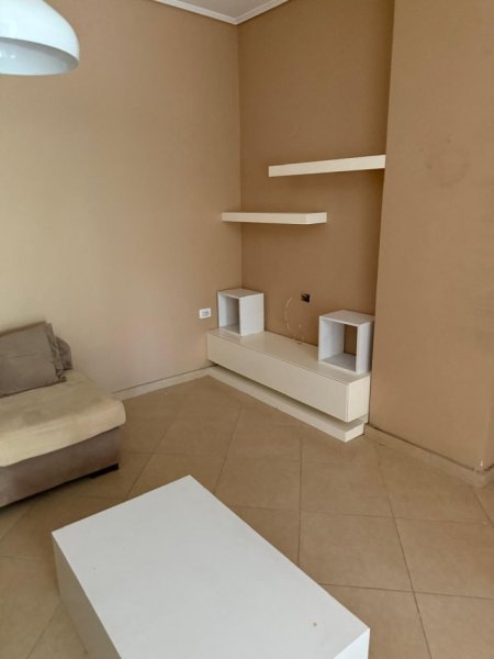 Tirane, jepet me qera apartament 2+1+Ballkon Kati 3, 100 m² 700 € (rrapo hekali)