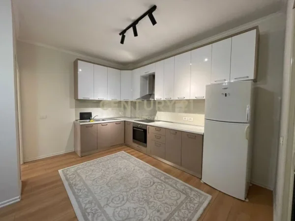 Tirane, jepet me qera apartament 2+1+Aneks+Ballkon Kati 2, 125 m² 900 € (Neom118846)