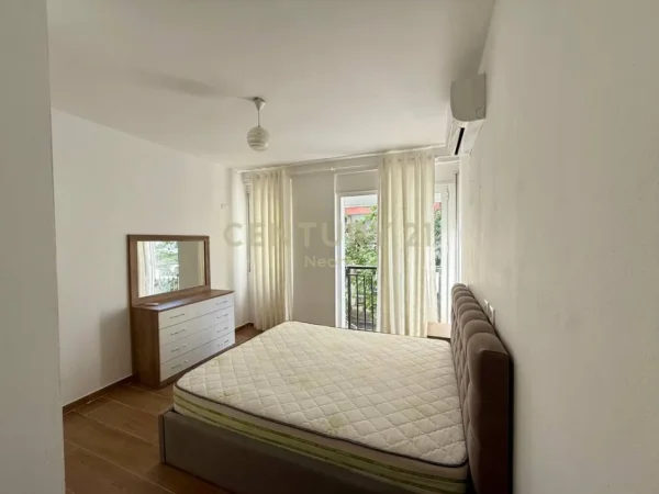 Shqiperi, jepet me qera apartament 1+1+Aneks+Ballkon Kati 2, 70 m² 650 € (Neom117965)