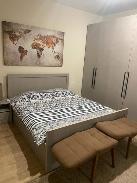 Tirane, jepet me qera apartament 1+1+Ballkon Kati 5, 90 m² 560 € (Rruga e Dibres)