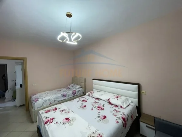 Durres, jepet me qera apartament 1+1+Aneks+Ballkon Kati 2, 67 m² 450 € (Ura e Dajlanit, Durres)
