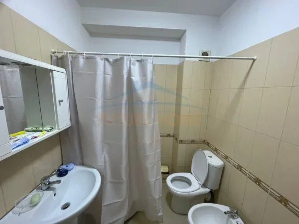 Durres, jepet me qera apartament 1+1+Aneks+Ballkon Kati 2, 67 m² 450 € (Ura e Dajlanit, Durres)
