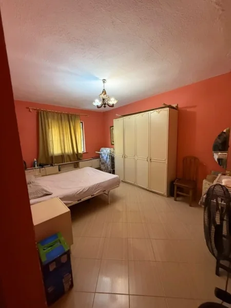 Tirane, shitet apartament 1+1 Kati 3, 