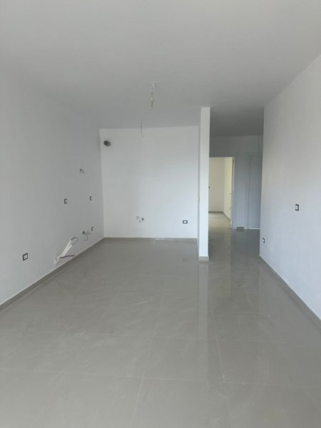 Currila, shitet apartament 2+1+Ballkon Kati 3, 138 m² 285.000 € (Durres)