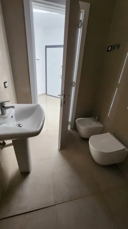 Currila, shitet apartament 2+1+Ballkon Kati 3, 138 m² 285.000 € (Durres)