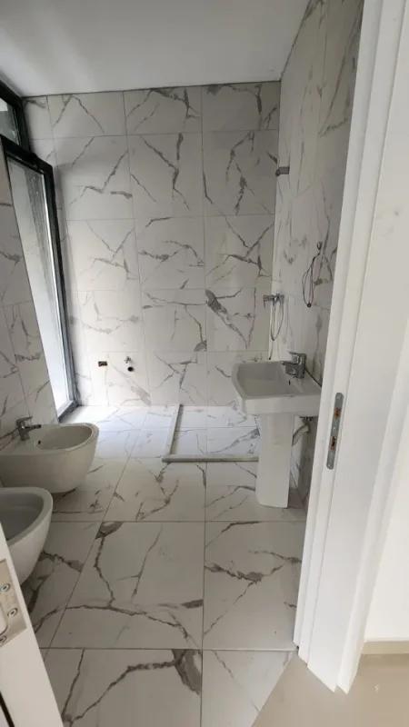 Currila, shitet apartament 2+1+Ballkon Kati 3, 138 m² 285.000 € (Durres)