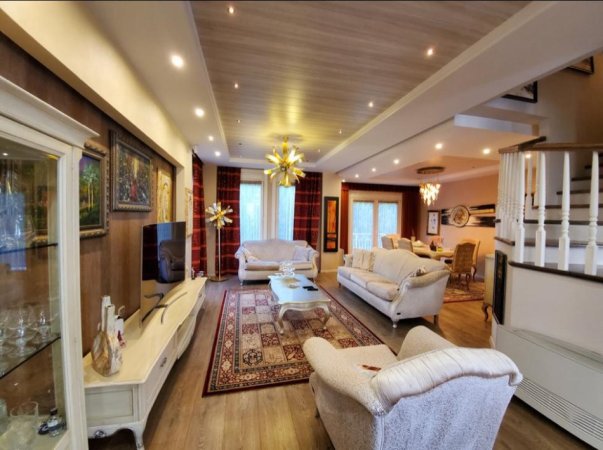 Tirane, jepet me qera apartament 2 Katshe , 600 m² 5.000 € 