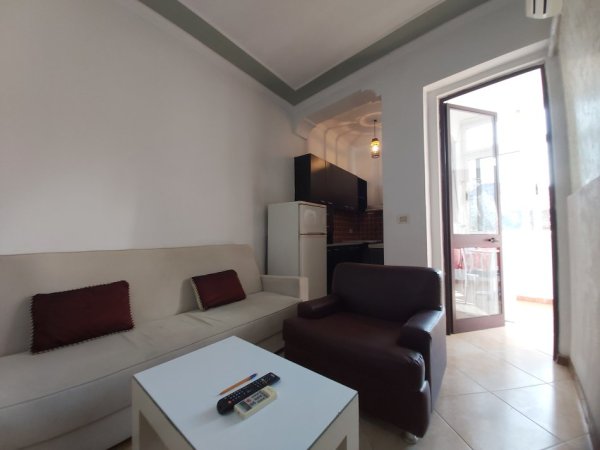 Tirane, jepet me qera apartament 2+1+Ballkon Kati 2, 65 m² 450 € (Qemal Stafa)