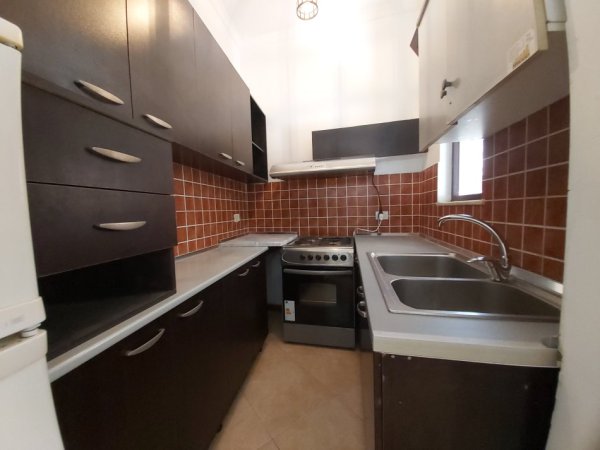 Tirane, jepet me qera apartament 2+1+Ballkon Kati 2, 65 m² 450 € (Qemal Stafa)