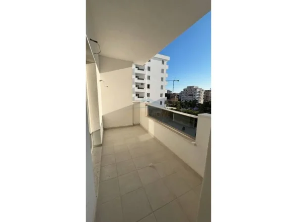 Durres, shitet apartament 1+1+Aneks+Ballkon Kati 2, 64 m² 89.000 € (Golem)