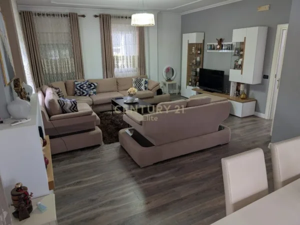 Tirane, shes Vile 5+1 Kati 2, 3.925 m² 1.700.000 € (ibe)