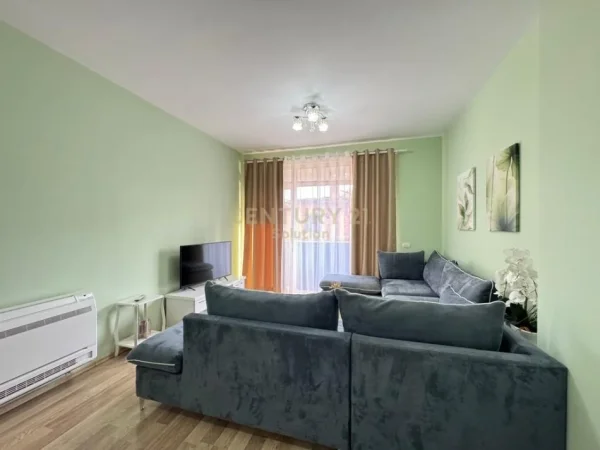 Tirane, jepet me qera apartament 1+1 Kati 3, 67 m² 700 € (PRANE TOPTANIT)