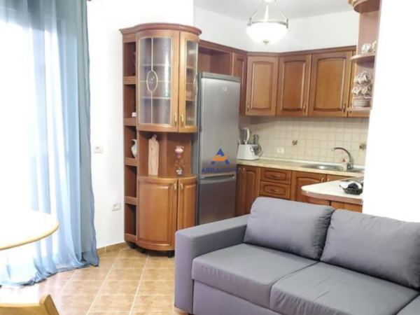 Tirane, jepet me qera apartament 2+1+Ballkon Kati 7, 60 m² 550 € (RRUGA MINE PEZA)