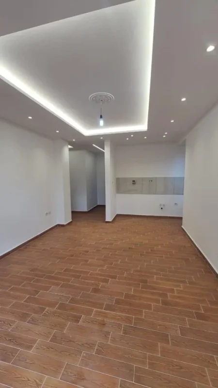 Vlore, shitet apartament 2+1+Ballkon Kati 2, 175.000€