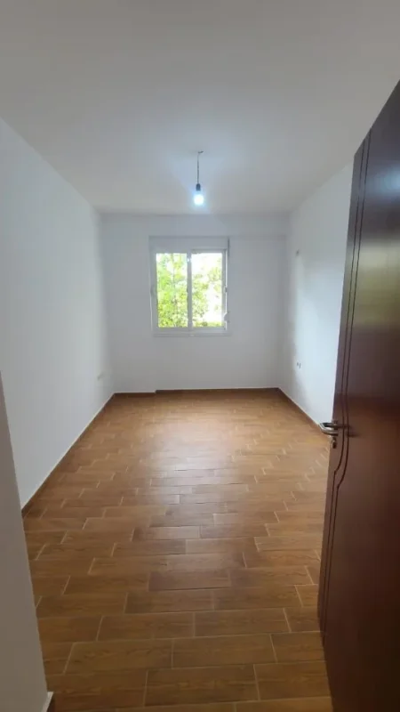 Vlore, shitet apartament 2+1+Ballkon Kati 2, 175.000€