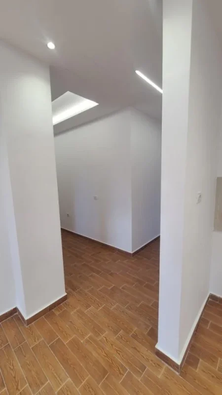 Vlore, shitet apartament 2+1+Ballkon Kati 2, 175.000€