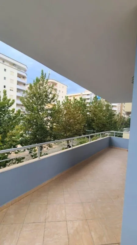 Vlore, shitet apartament 2+1+Ballkon Kati 2, 175.000€