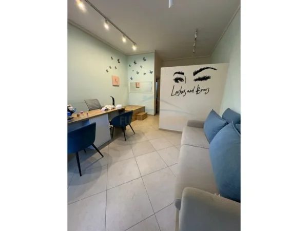 Tirane, shitet ambjent biznesi Kati 0, 29 m² 55.000 € (Kompleksi Tower Bridge, Rruga e Dibres, Tirane)