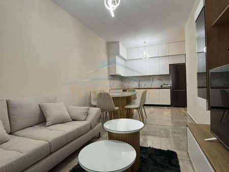 Tirane, jepet me qera apartament 2+1 Kati 5, 92 m² 600 € 