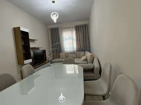 Tirane, jepet me qera apartament 2+1 Kati 5, 92 m² 600 € 