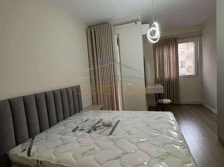 Tirane, jepet me qera apartament 2+1 Kati 5, 92 m² 600 € 