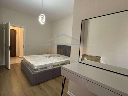 Tirane, jepet me qera apartament 2+1 Kati 5, 92 m² 600 € 