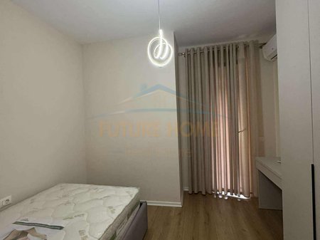 Tirane, jepet me qera apartament 2+1 Kati 5, 92 m² 600 € 