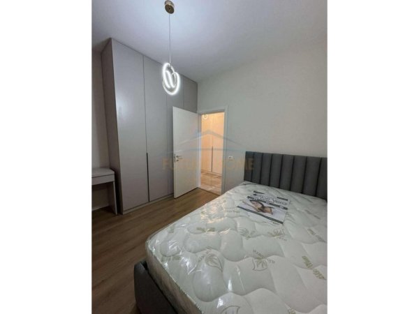 Tirane, jepet me qera apartament 2+1 Kati 5, 92 m² 600 € 