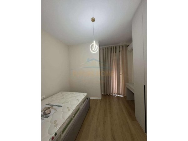 Tirane, jepet me qera apartament 2+1 Kati 5, 92 m² 600 € 