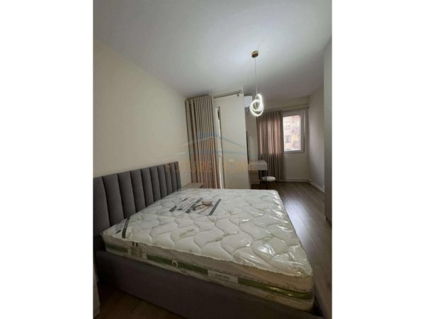 Tirane, jepet me qera apartament 2+1 Kati 5, 92 m² 600 € 