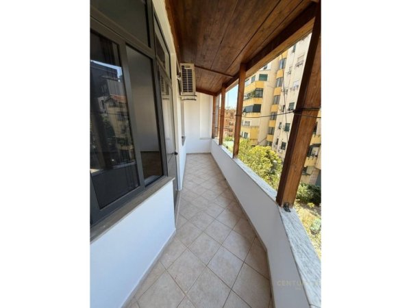 Tirane, shitet garsonier 1+1 Kati 3, 45 m² 110.000 € (Pazari i Ri)