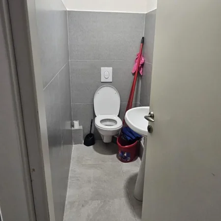 JEPET SUPER AMBIENT BIZNESI ME QERA AFER RRUGES DURRESIT, Kati 0, 50 m² 650 €