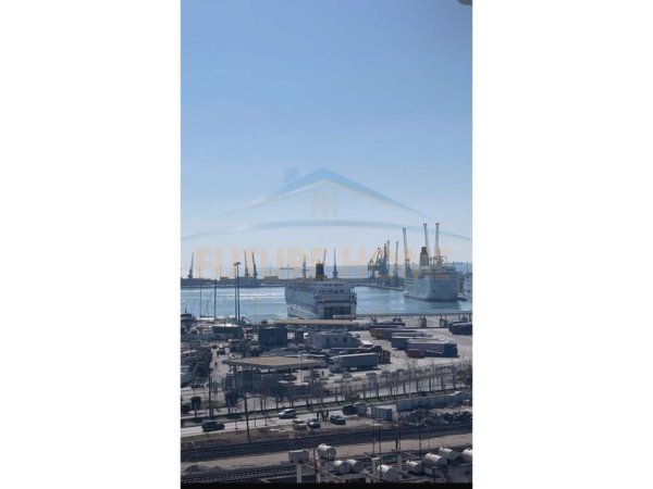 Durres, jap me qera apartament 2+1 Kati 9, 116 m² 350 € 