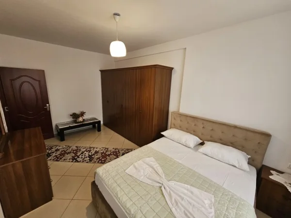 Tirane, jepet me qera apartament 1+1 Kati 2, 70 m² 450 € 