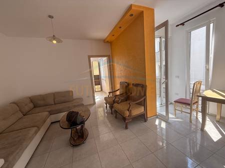 Tirane, shitet apartament 1+1 Kati 2, 74 m² 8.900.000 € 